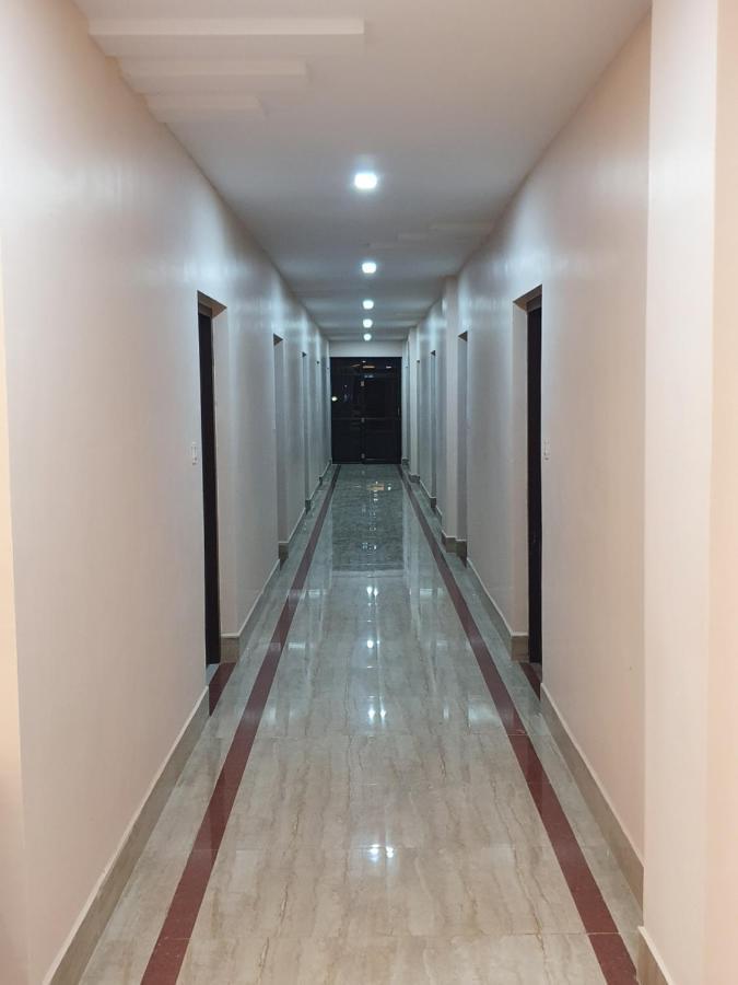 Sri Lakshmi Palace A/C Hotel Suluru Exterior foto